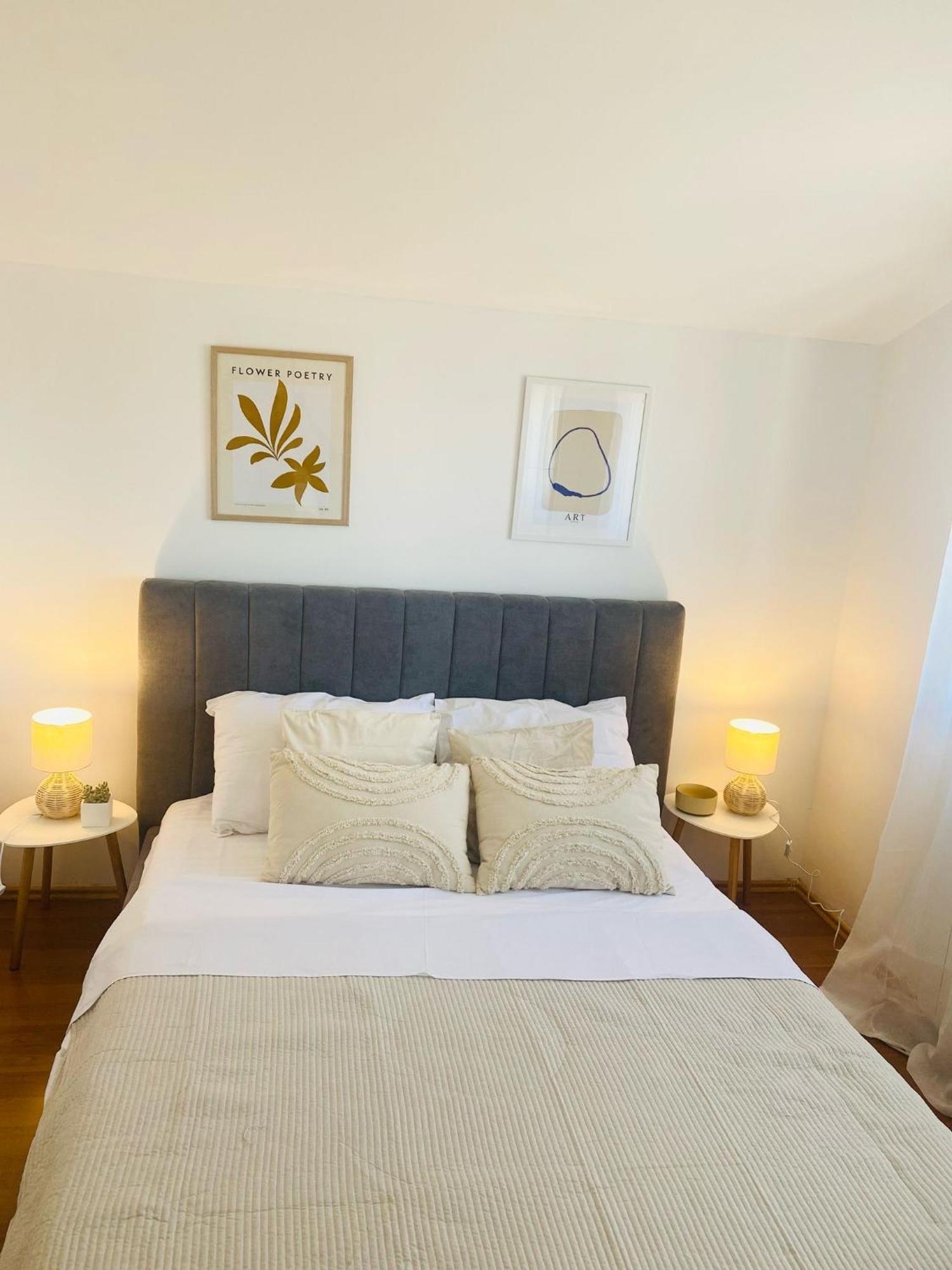 Luxury Apartments Vanessa, Njivice Bagian luar foto