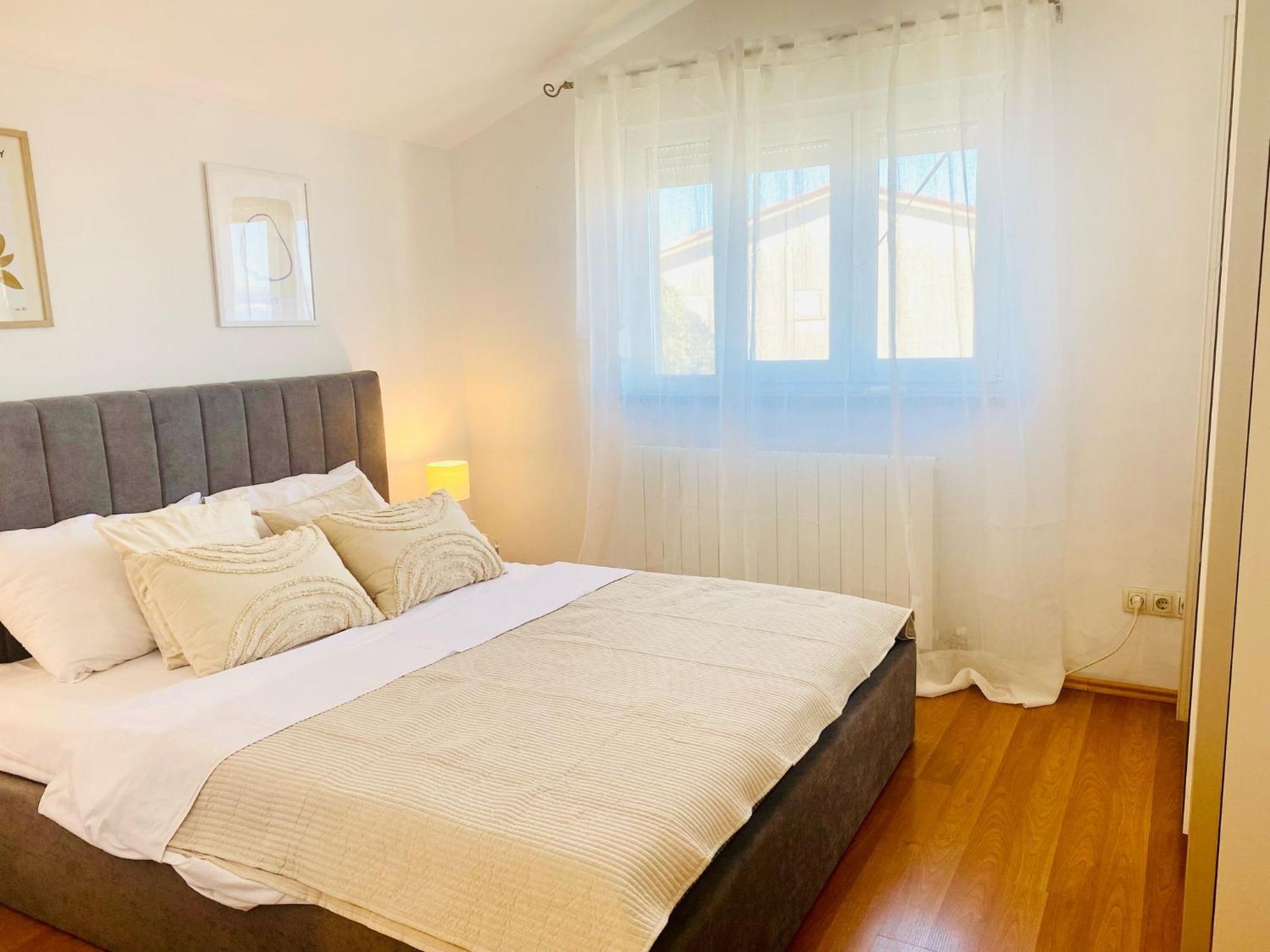 Luxury Apartments Vanessa, Njivice Bagian luar foto